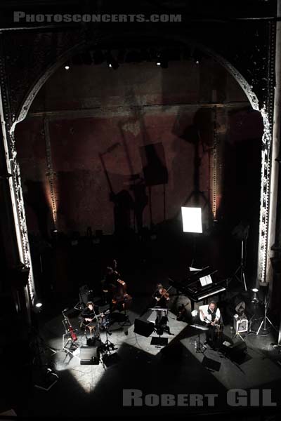 STEPHAN EICHER - FINN - 2009-06-25 - PARIS - Theatre des Bouffes du Nord - 